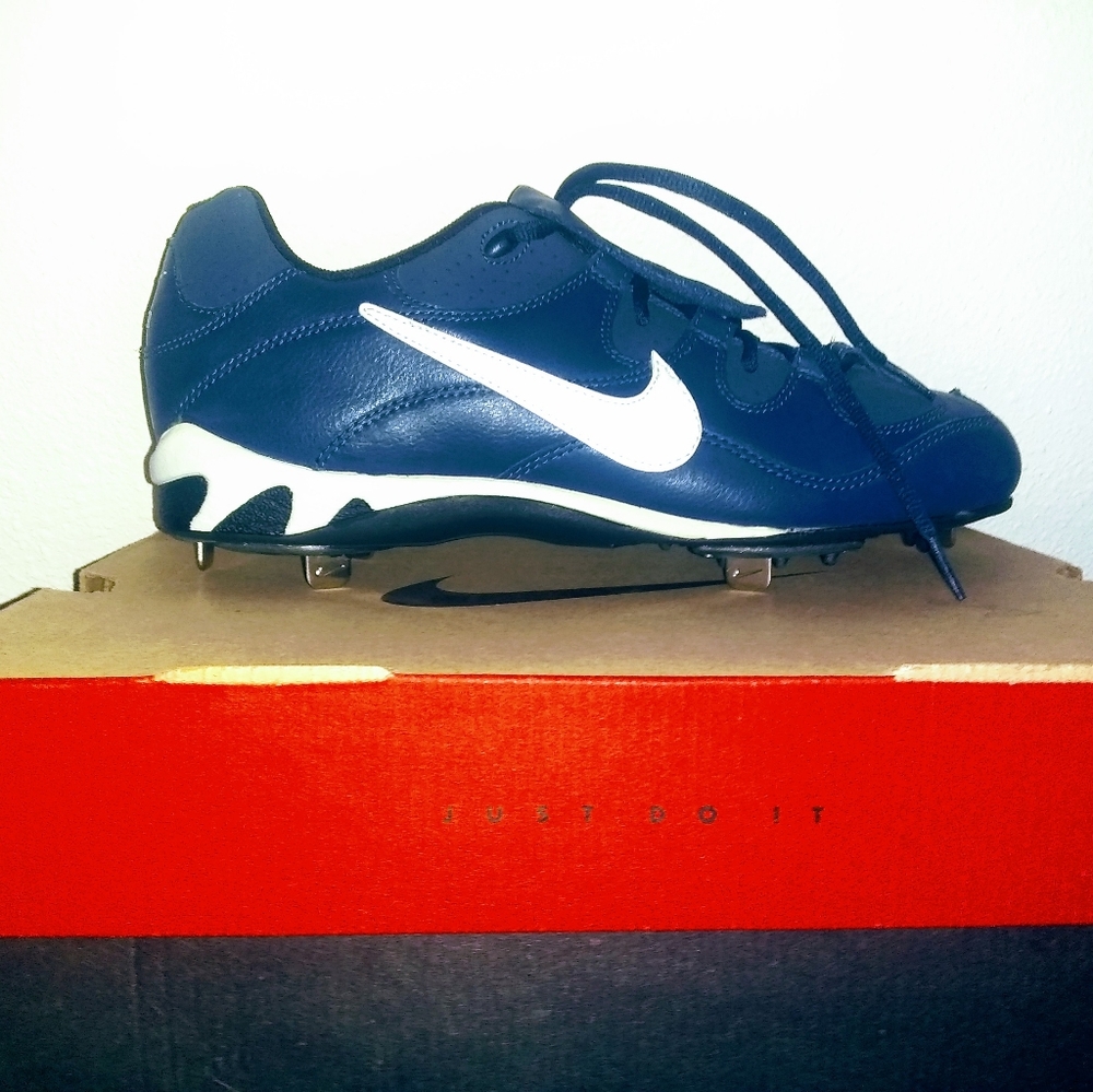 NEW Nike Cleats Size 12 NAVY BLUE & White